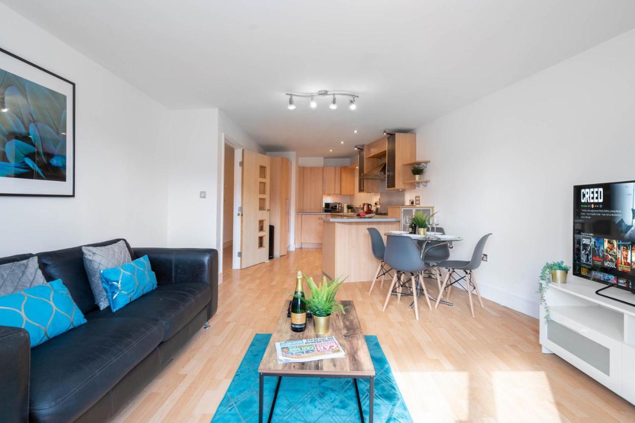 City Centre - Two Bedroom Apartment - Juliet Balcony - Secure Parking - Wifi - Smart Tv 버밍엄 외부 사진