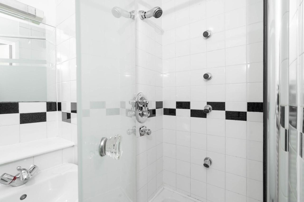 City Centre - Two Bedroom Apartment - Juliet Balcony - Secure Parking - Wifi - Smart Tv 버밍엄 외부 사진